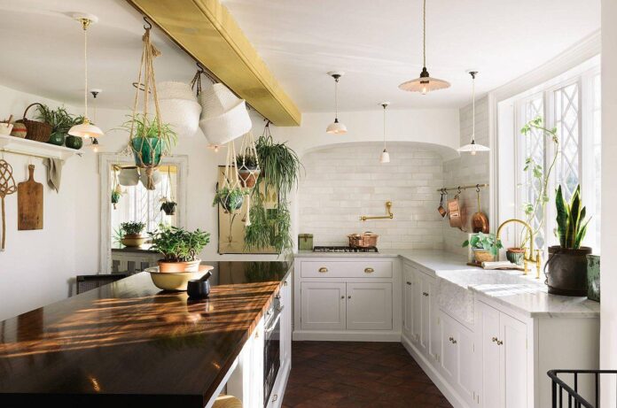 Series-of-indoor-plants-and-succulents-give-this-modern-Scandinavian-kitchen-a-green-vibe-96985