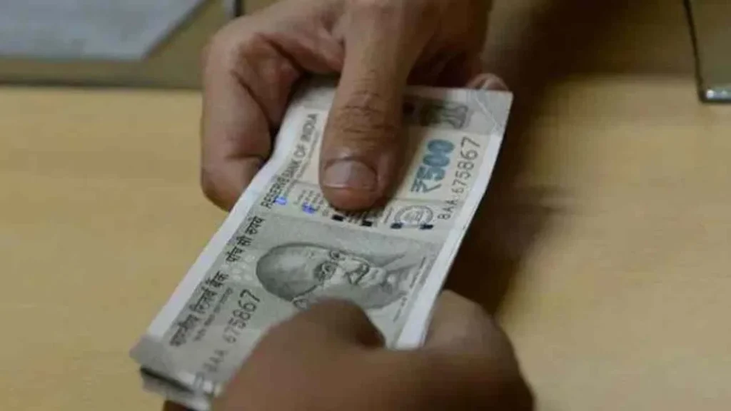 Bribe: Lokayuktha ಬಲೆಗೆ ಬಿದ್ದ  ಬಿಬಿಎಂಪಿ ಕಂದಾಯ ಸಿಬ್ಬಂದಿ