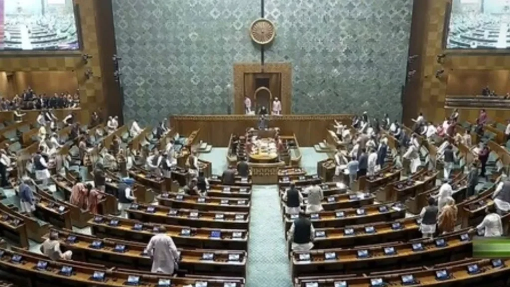 Lok Sabha :ಅಧೀರ್ ರಂಜನ್ ಚೌಧರಿ ಸೇರಿದಂತೆ 31 ಮಂದಿ ಸಂಸದರು ಇಂದು ಅಮಾನತು